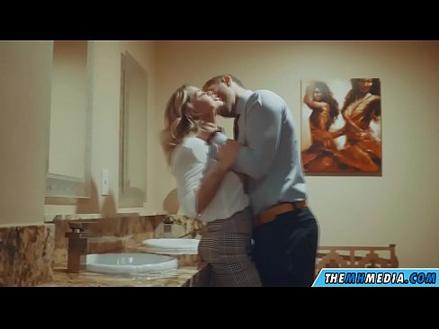 ❤️ Kui rinnakas blondiin võrgutab sind avalikus tualettruumis ️❌ Anaal video at et.milfnut-net.ru ️❤